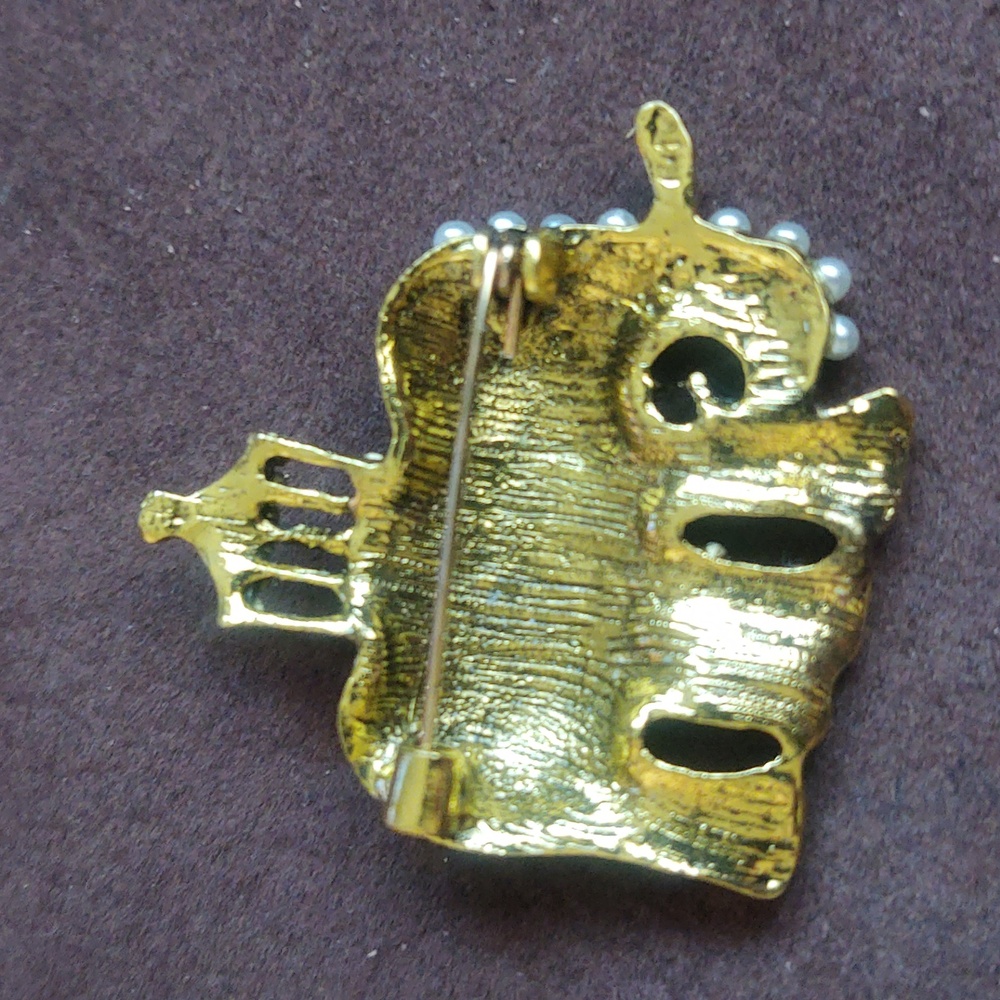 Colorful Elephant Brooch - Picture 2 of 3